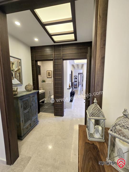 شقة مفروشة فخمة طابق ثاني مساحة 180م للايجار في جبل عمان