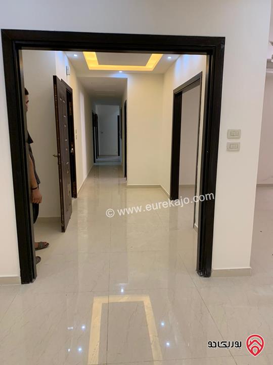 شقة تسوية طابقية مساحة 270م داخلي و 50م خارجي للإيجار في عمان - دير غبار