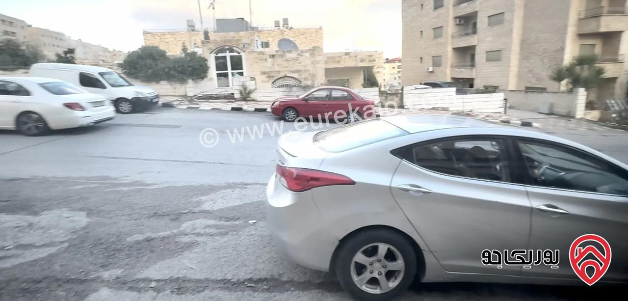 شقة مساحة 170م طابق ثالث للبيع في عمان - ضاحية الرشيد 