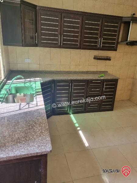 شقة شبه أرضية مساحة 120م داخلي و 50م خارجي للايجار في عمان - تلاع العلي 