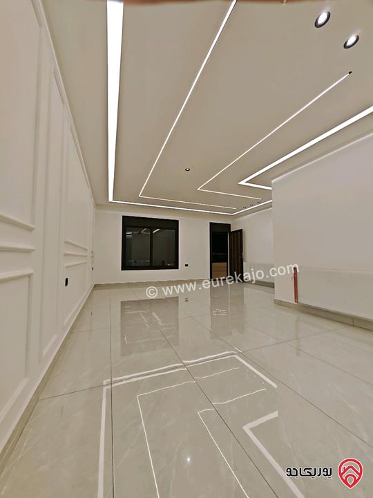 شقة طابق ارضي مساحة 225م مع ترسات 100م وكراج خاص للبيع في عمان - شفا بدران 