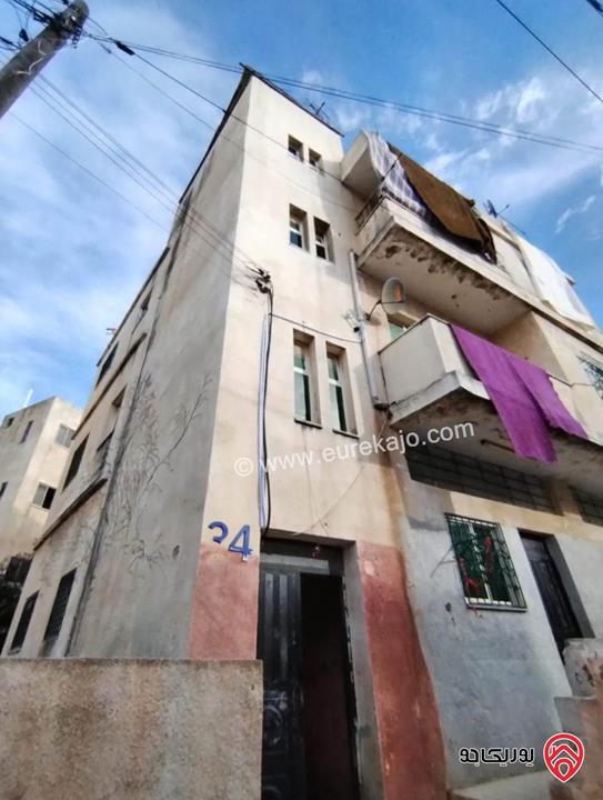 عمارة سكنية من 3 طوابق على ارض 120م للبيع في السلط – الخندق
