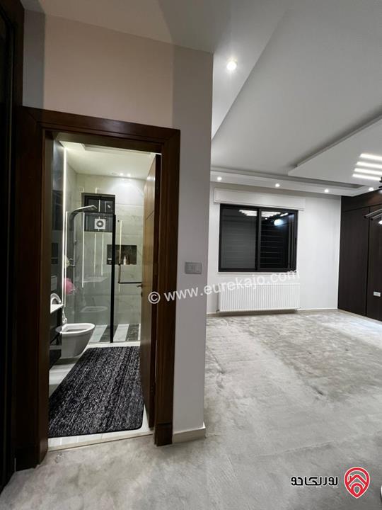 شقة فاخرة جديدة طابق ثالث دوبلكس مساحة 230م للبيع في عمان – خلدا