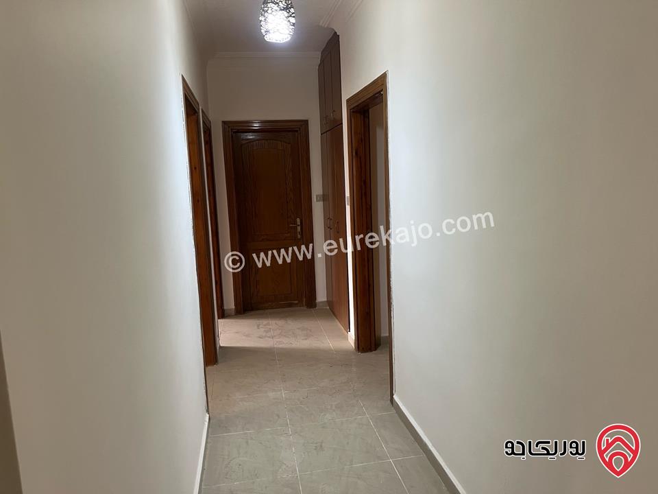 شقة مساحة 155م + 90م للبيع في عمان - عرجان بجانب كلية الرياضة 