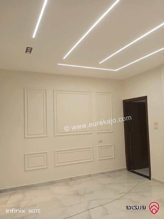 فيلا طابقين مساحة 340م على أرض 319م للبيع في الزرقاء - شومر 