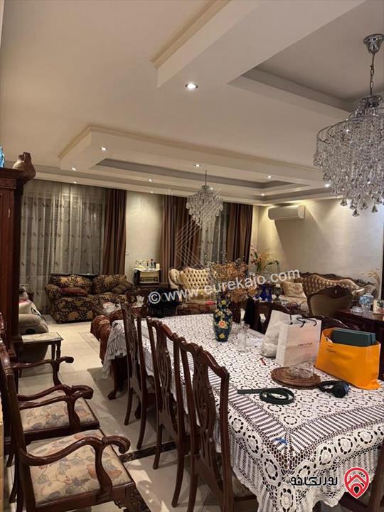 شقة مميزة مساحة 209م للبيع في عمان - حي الصحابة