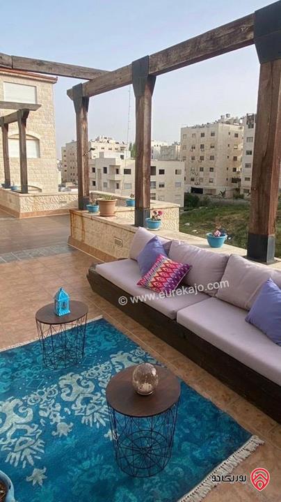 فيلا كبيرة مساحة البناء 800م على أرض 746م مع مسبح وحديقة واسعة للبيع في أرقى مناطق عمان الغربية - الكرسي