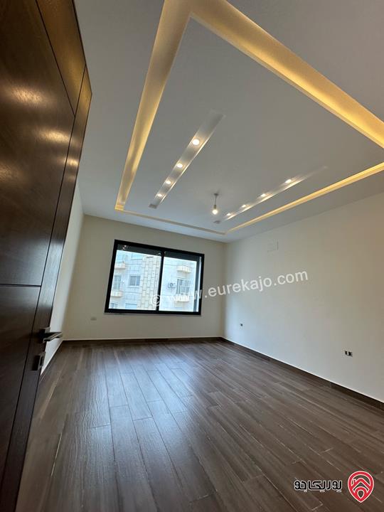 شقه فاخره للبيع في عمان- دير غبار مساحه 200 متر ط2