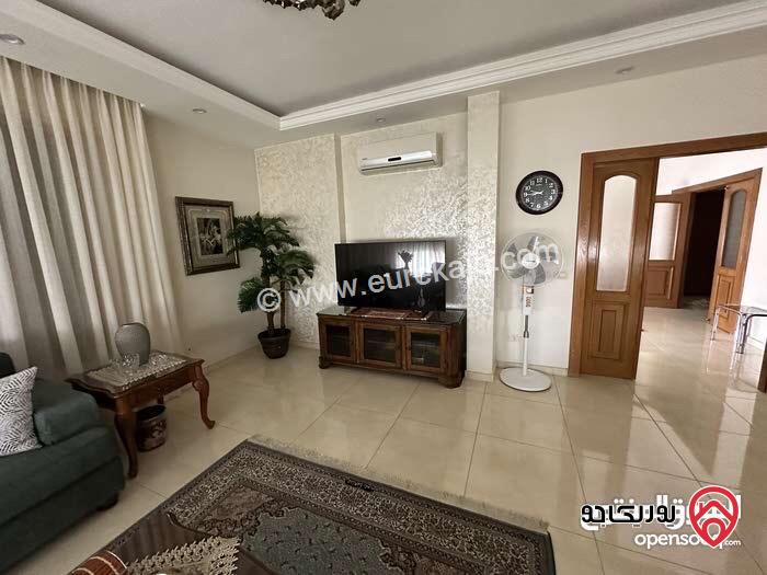 شقة مفروشة طابق ثاني مساحة 220م  للايجار في عمان - الرابية