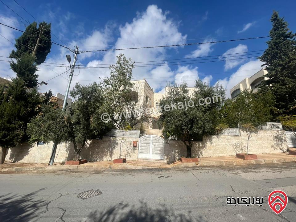 فيلا مساحة البناء 800م على ارض 1 دونم للبيع في عمان - تلاع العلي