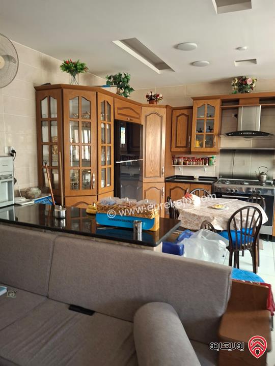 فيلا دوبلكس مساحة 200م على أرض 250م للبيع في عمان - طبربور 