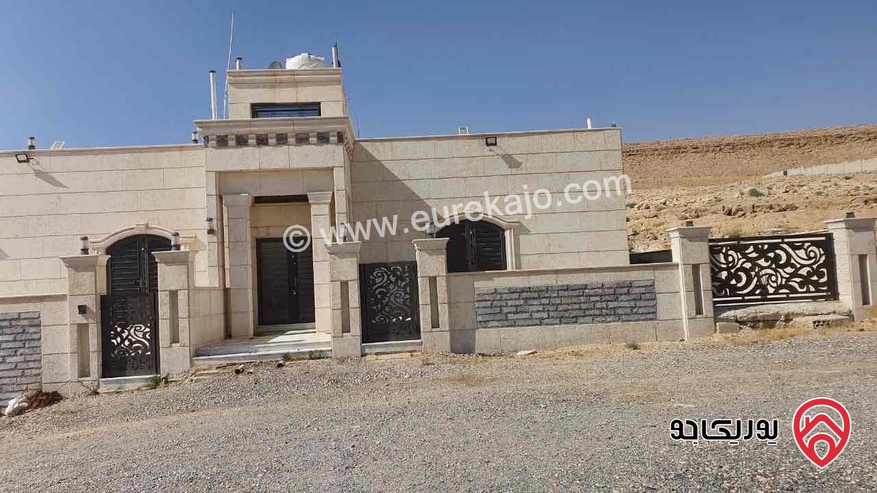 فيلا تشطيب ديلوكس طابق واحد مساحة 228م على أرض 371م للبيع في عمان - شارع المية