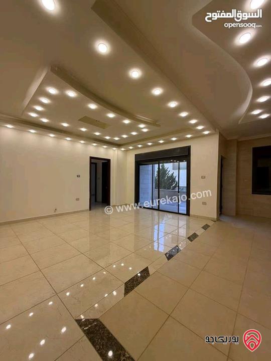 شقة فارغة أرضية مساحة 195م داخلي و 175م خارجي للايجار في عمان - البنيات 