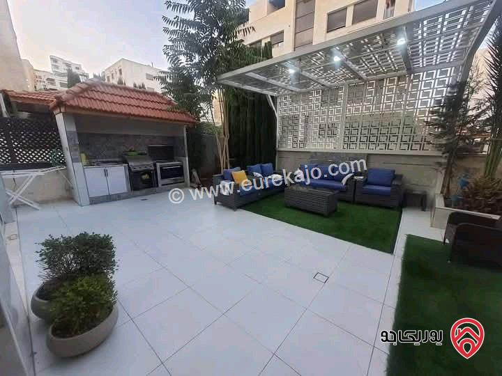 شقة ارضية دوبلكس مساحتها على الواقع 360م على القوشان 300م حديقة وتراسات 350م للبيع في عمان - خلدا
