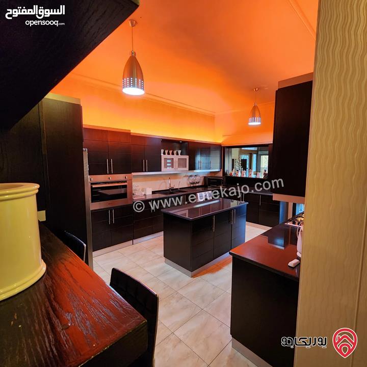 شقة مفروشة أرضية مساحة 241م داخلي و 28م خارجي للايجار في عمان - خلدا