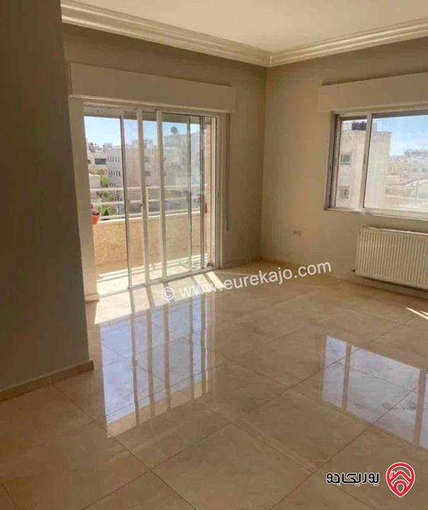 شقة طابق ثالث مساحة 170م للايجار في عمان - ام اذينة