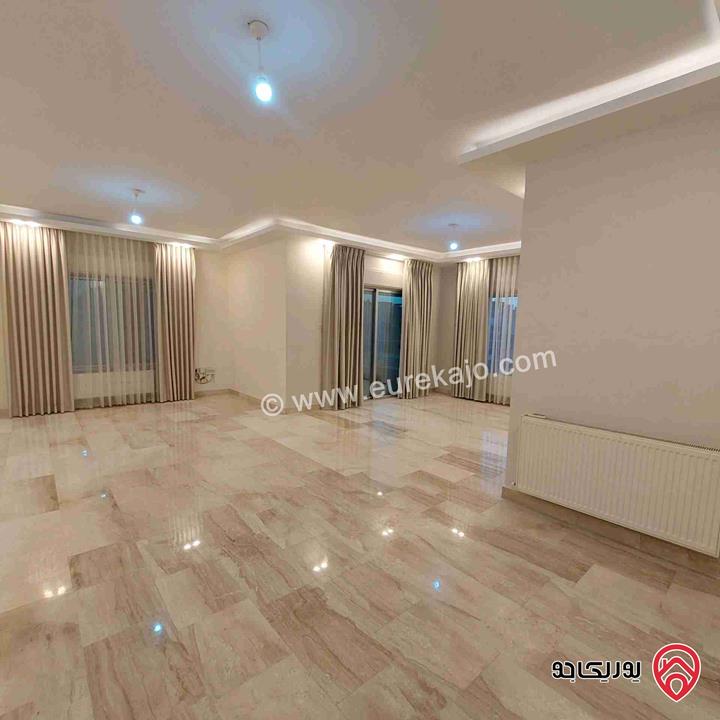 شقة طابق ثالث مساحة 200م للبيع في عمان - ضاحية النخيل قرب طريق المطار