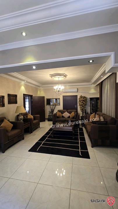 فيلا مساحة 330م على أرض 405م للبيع في عمان - طريق المطار البنيات 