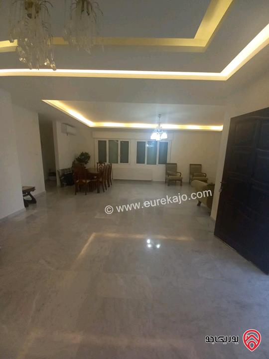 فيلا مساحة 500م على أرض 1900م للبيع في عمان - منطقة ام الدنانير 