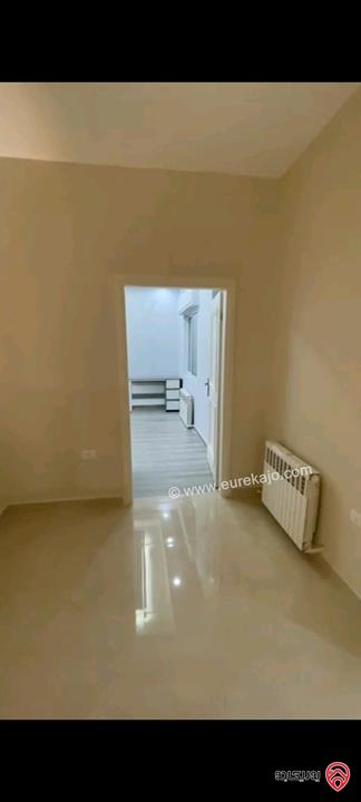 فيلا مساحة 370م على أرض 400م للبيع في عمان - الجبيهة ام زويتينة