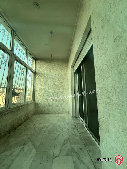 شقة شبه ارضية مساحة 235م للايجار في عمان - الرابية 