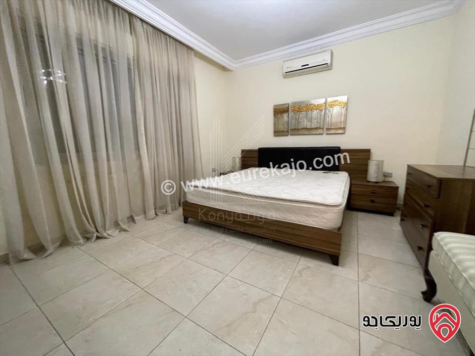 شقة فاخرة مفروشة طابق أرضي مساحة 155م داخلي و 100م خارجي للايجار في عمان - عبدون