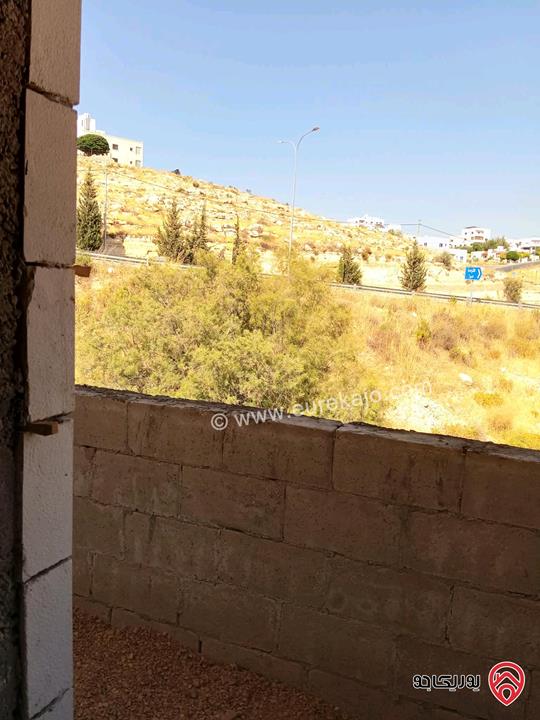 منزل عظم مساحة 720م على أرض 1 دونم للبيع في السلط 