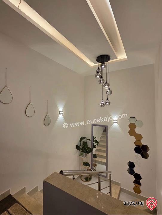 شقة طابق ثالث دوبلكس فاخرة مساحة 231م للبيع في اربد / الحصن 