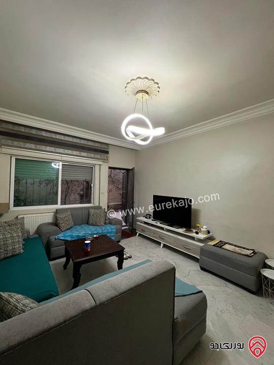 شقة شبه ارضية واسعة مساحة 194م داخلي و 150م خارجي للبيع في عمان - أم أذينة 