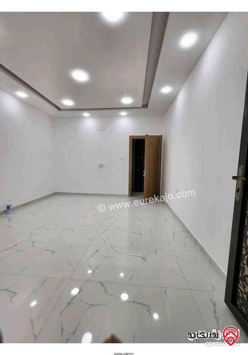 شقة طابق ثالث هندسي مساحة 140م اطلالة بحرية مع كراج تشطيب هايبر ديلوكس للبيع في العقبة - السكنية الخامسة