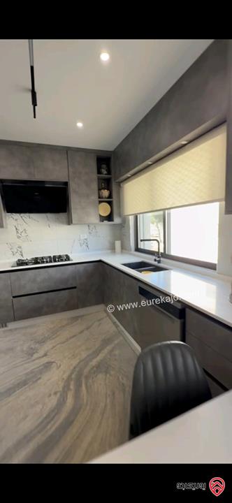 شقة طابق ثاني مساحة 205م للبيع في عمان - خلدا