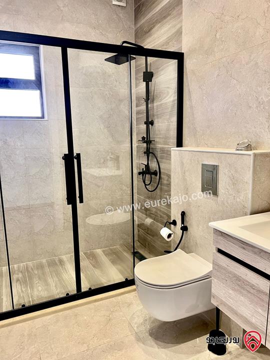 فيلا مستقلة للايجار في عمان - ام السماق مساحة الارض 500م البناء 450و الحديقة 200م والترس 200م