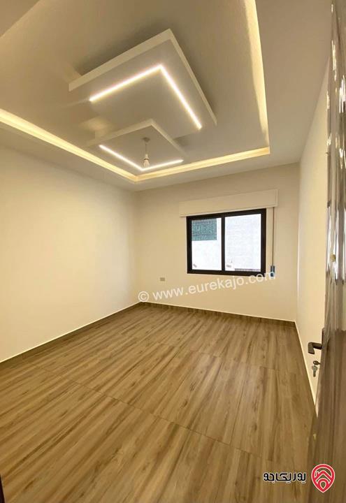 شقة ارضية مساحة 145م داخلي و 25م خارجي للبيع في عمان - ابو علندا اسكان الكهربا 