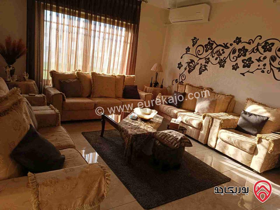 شقة مساحة 230م طابقية للبيع في عمان - اليادودة اسكان الصيادلة 