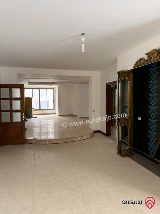 شقة طابق أرضي دوبلكس مساحة 418م داخلي و 250م خارجي للبيع في عمان - عبدون