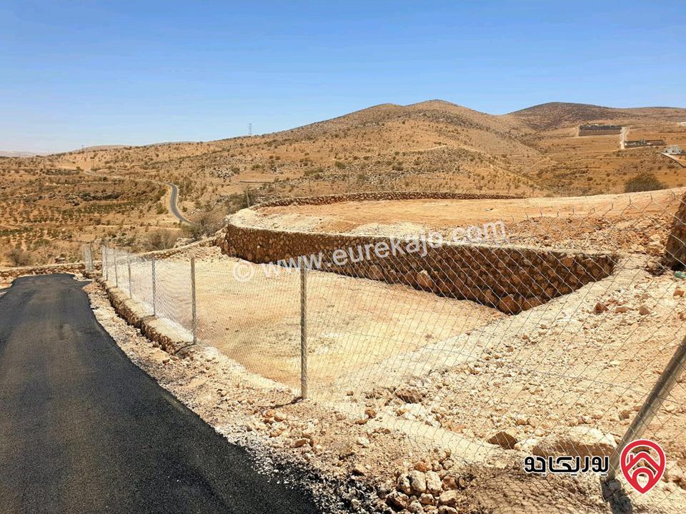 قطعة أرض مساحة 3800م للبيع في الزرقاء - صروت 