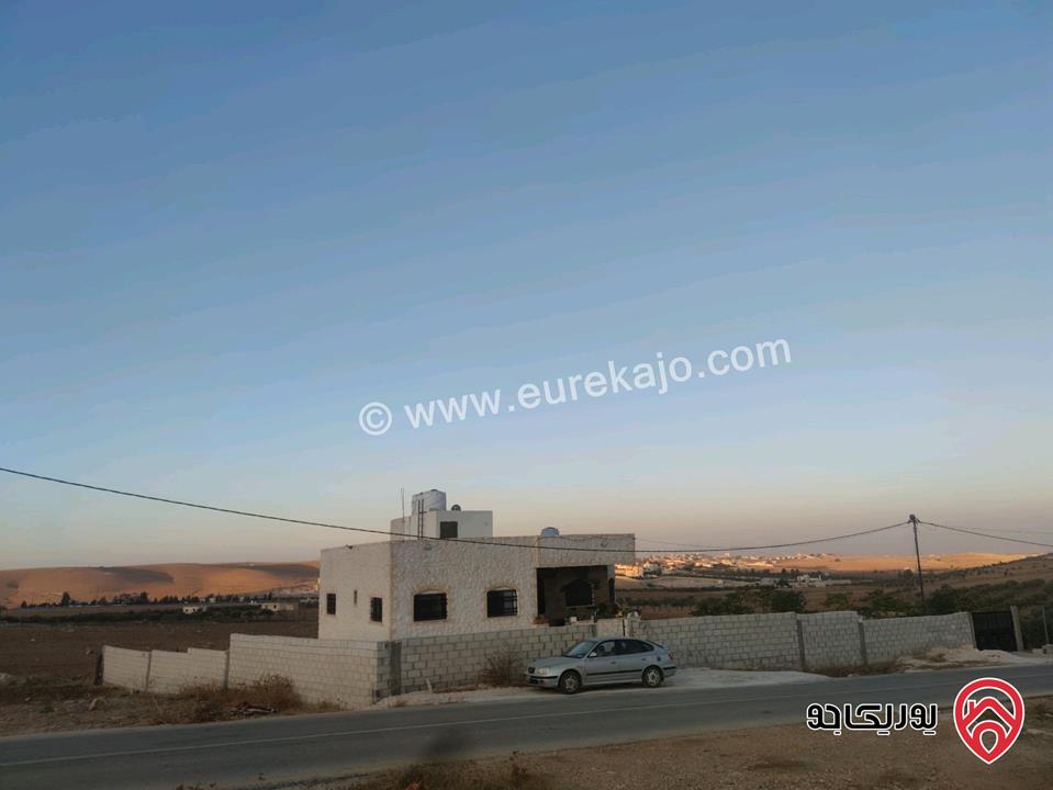 منزل مساحة 140م على أرض 5 دونم للبيع في المفرق قضاء رحاب 