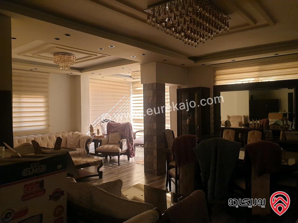 منزل مساحة 250م على أرض 1100م للبيع في الزرقاء الجديدة - شارع الفلاتر 