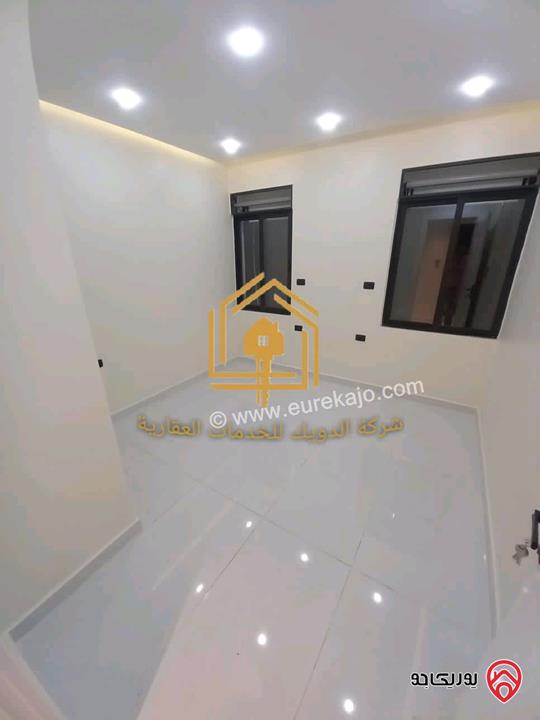 شقة جديدة لم تسكن مساحة 130م داخلي و 40م خارجي للايجار في عمان - الجبيهة 