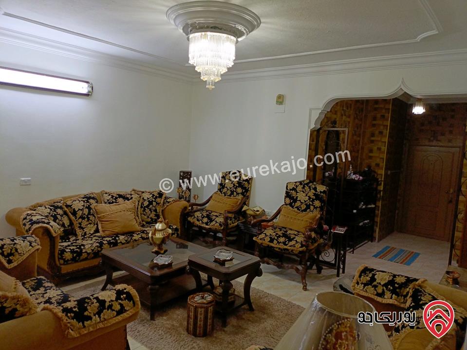 شقة طابق ثاني مساحة 136م للبيع في الزرقاء 