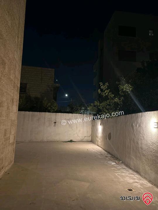 شقة شبه أرضية مساحة 194م داخلي و 160م خارجي للبيع في عمان - ام أذينة