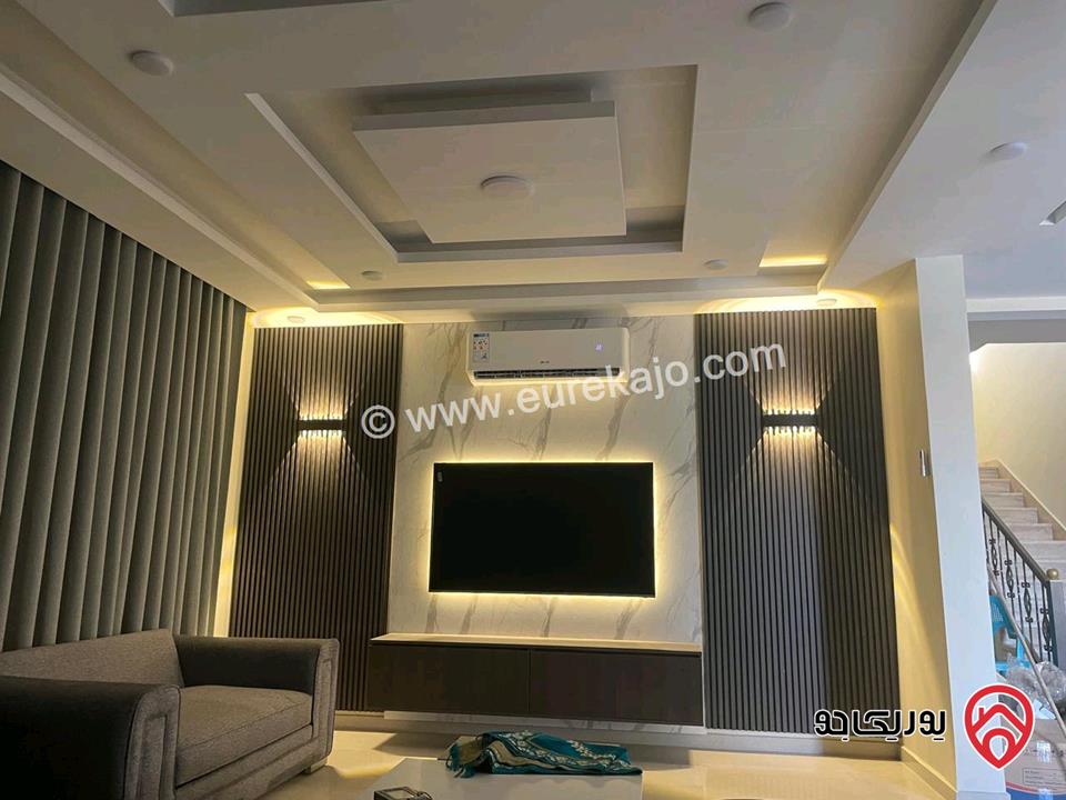 مزرعة مساحة البناء 220م على أرض 3400م مجهزة بالكامل للبيع داخل كومباوند خاص في المفرق