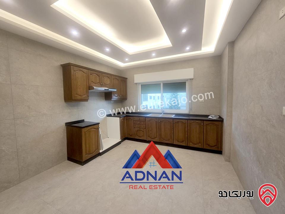 شقة فارغة مساحة 180م طابق ثاني للإيجار مجددة بالكامل في عمان - الرابية