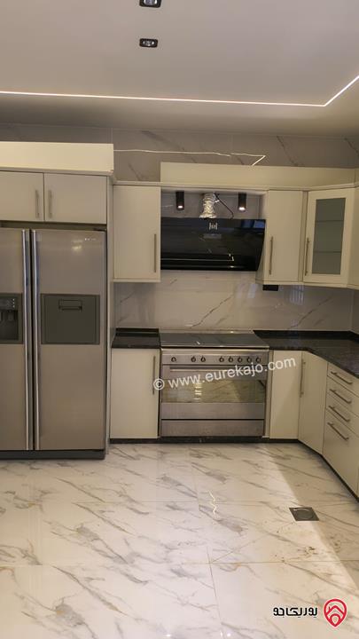 شقة سوبر ديلوكس طابق أرضي مساحة 180م للبيع في عمان - تلاع العلي 