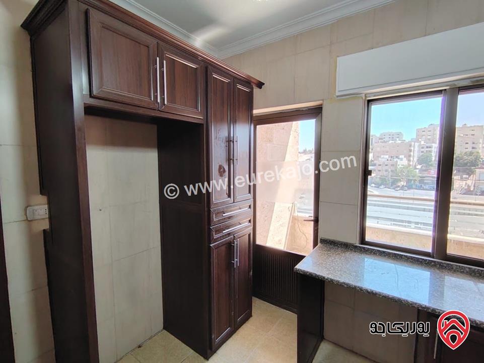 شقة مساحة 111م طابق أول للبيع في عمان - طبربور 