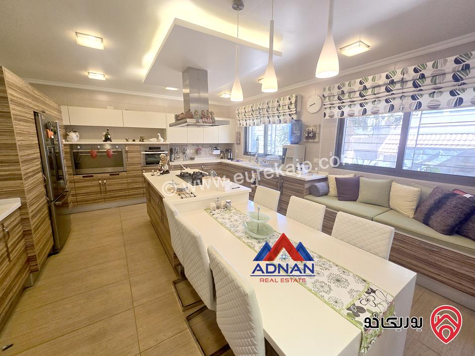 شقة أرضية مفروشة فخمة مساحة 230م مع حديقة 350م و كراج و مدخل خاص للإيجار في عمان - الرابية