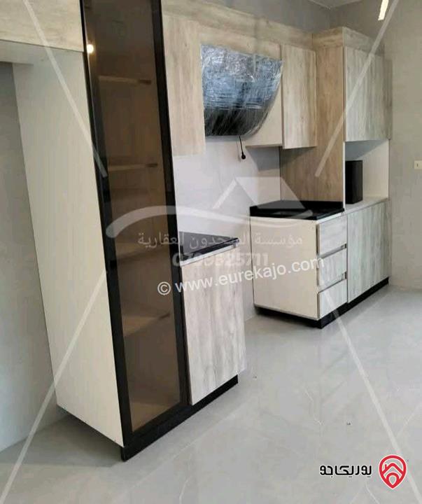 شقة فارغة مساحة 250م طابق ثاني للايجار في عمان - أم السماق