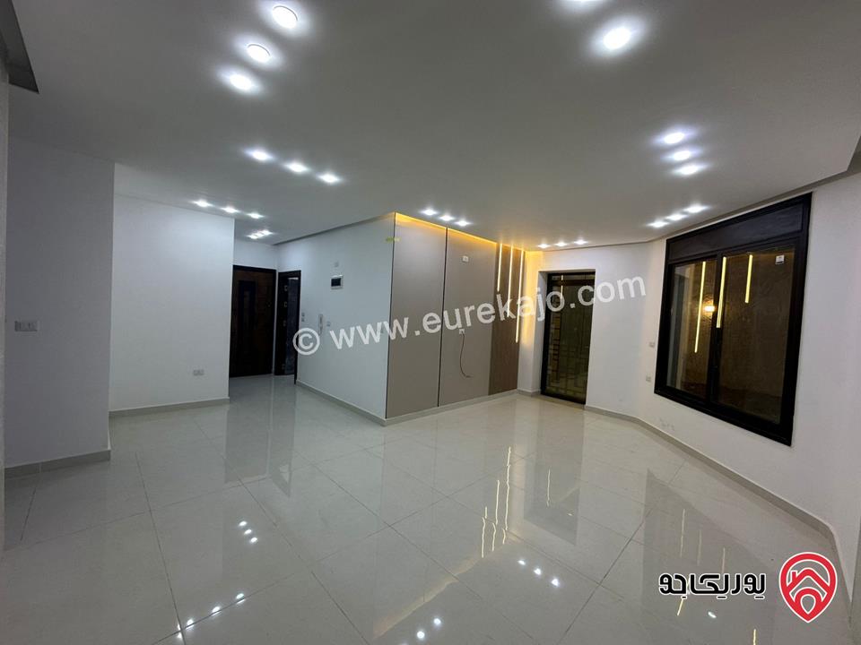 شقه فاخره 185م ارضي مدخل مستقل معها ترسين للبيع من المالك في اجمل مناطق الجبيهه حي المنصور 