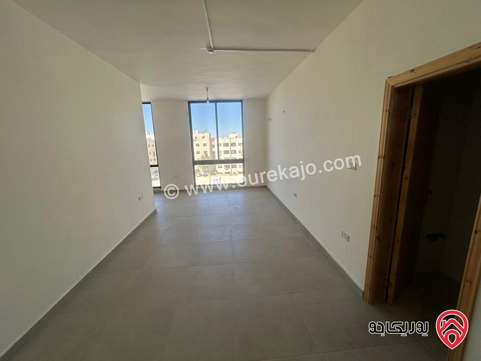 مكاتب جديدة بمساحات مختلفة للإيجار في عمان – أبو نصير / الشارع الرئيسي 