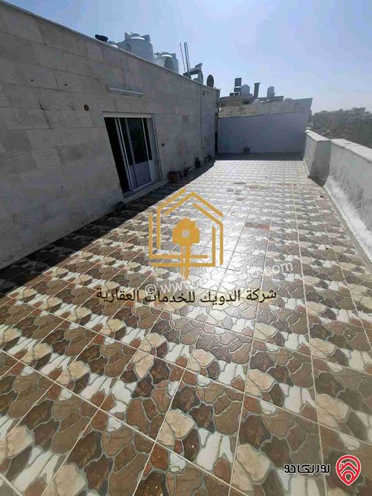 شقة فارغة طابق رابع مساحة 125م للإيجار في عمان - الرابية 